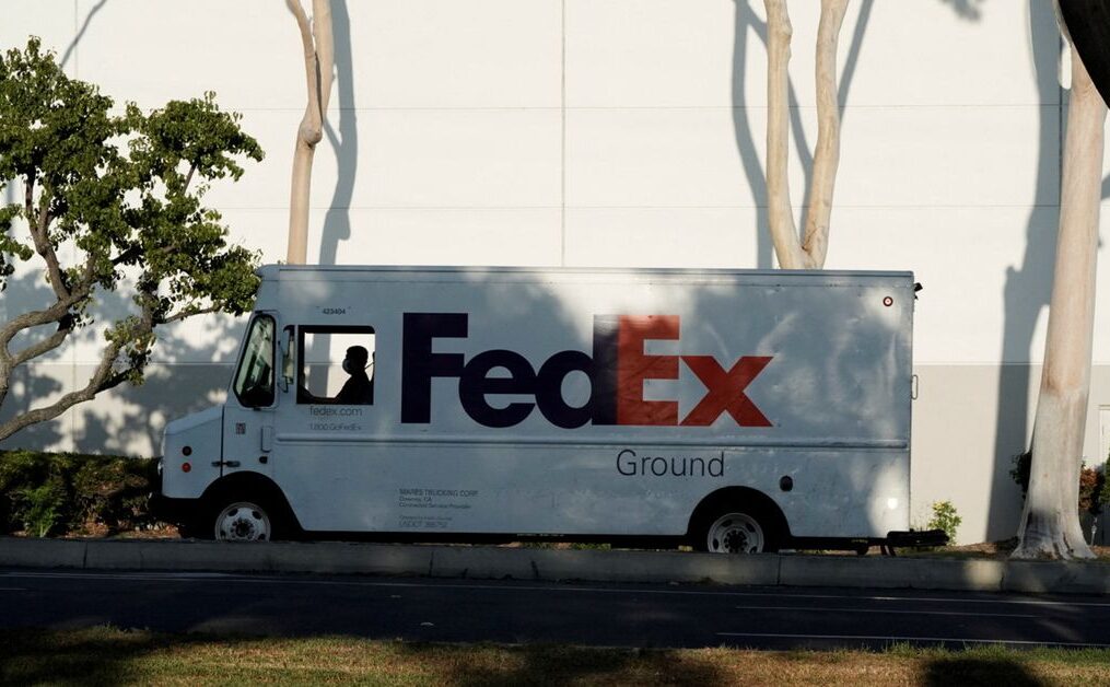 FedEx Ground to lower holiday volume forecasts -internal memo